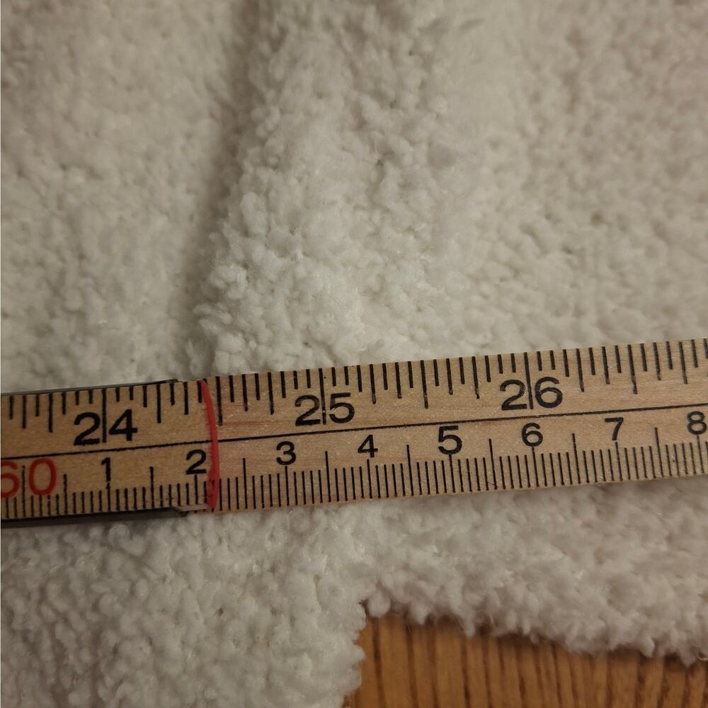 UGG Cream Fluffy Turtleneck Sweater - Size XL - Picture 4 of 6